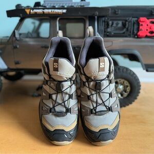 Salomon Men's Black and Tan Athletic Shoes